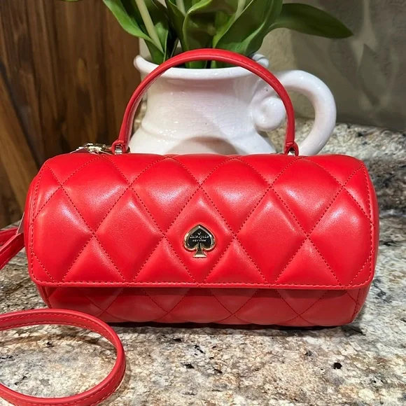 Kate Spade NWT Heart Barrel Quilted Crossbody - Picture 2 of 7